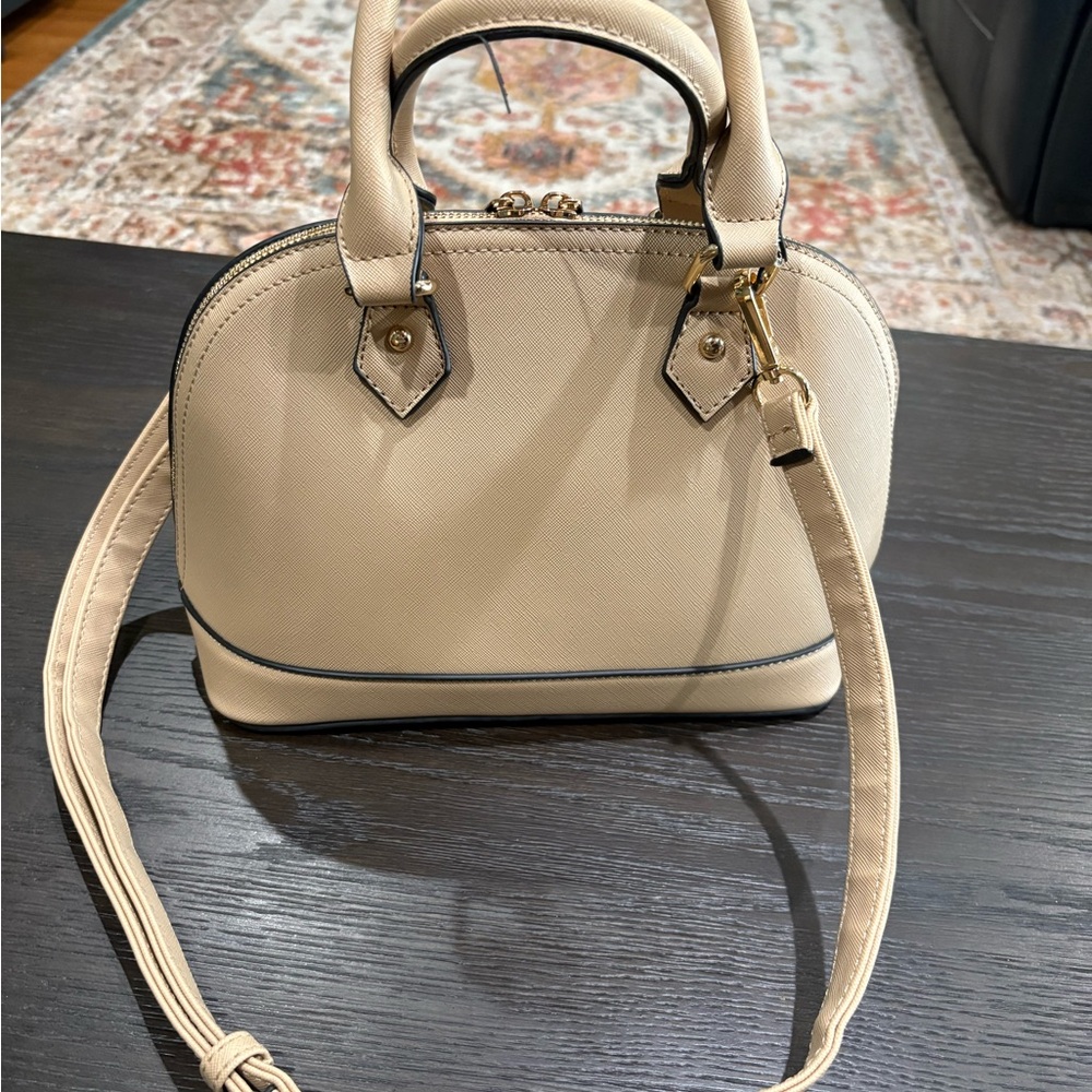 Marilyn Monroe Beige Satchel with Gold Details - Picture 2 of 3